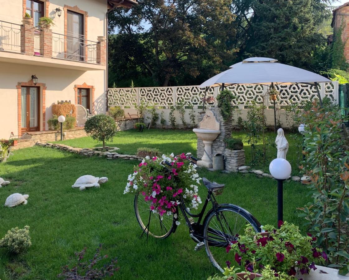 Ca Reginella B&B Diano d'Alba Bagian luar foto