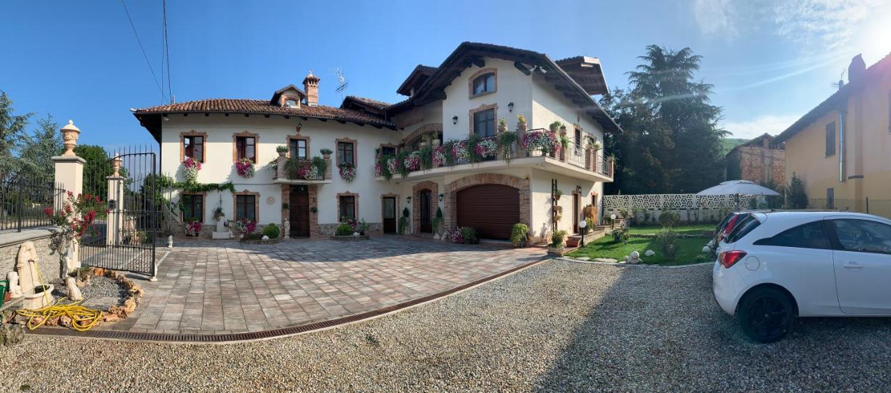 Ca Reginella B&B Diano d'Alba Bagian luar foto