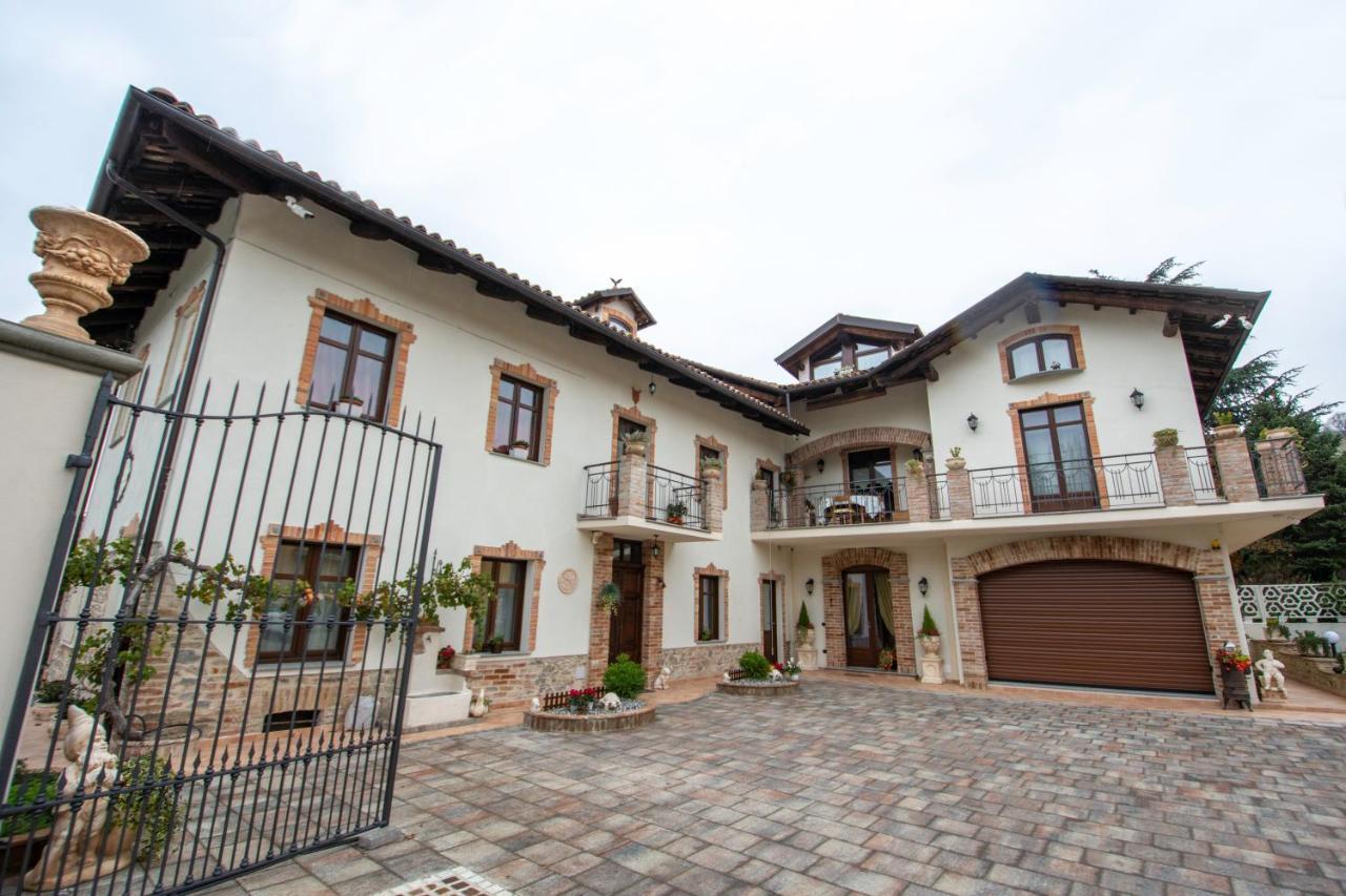 Ca Reginella B&B Diano d'Alba Bagian luar foto