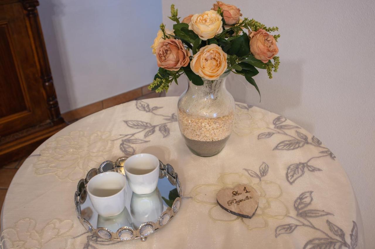 Ca Reginella B&B Diano d'Alba Bagian luar foto