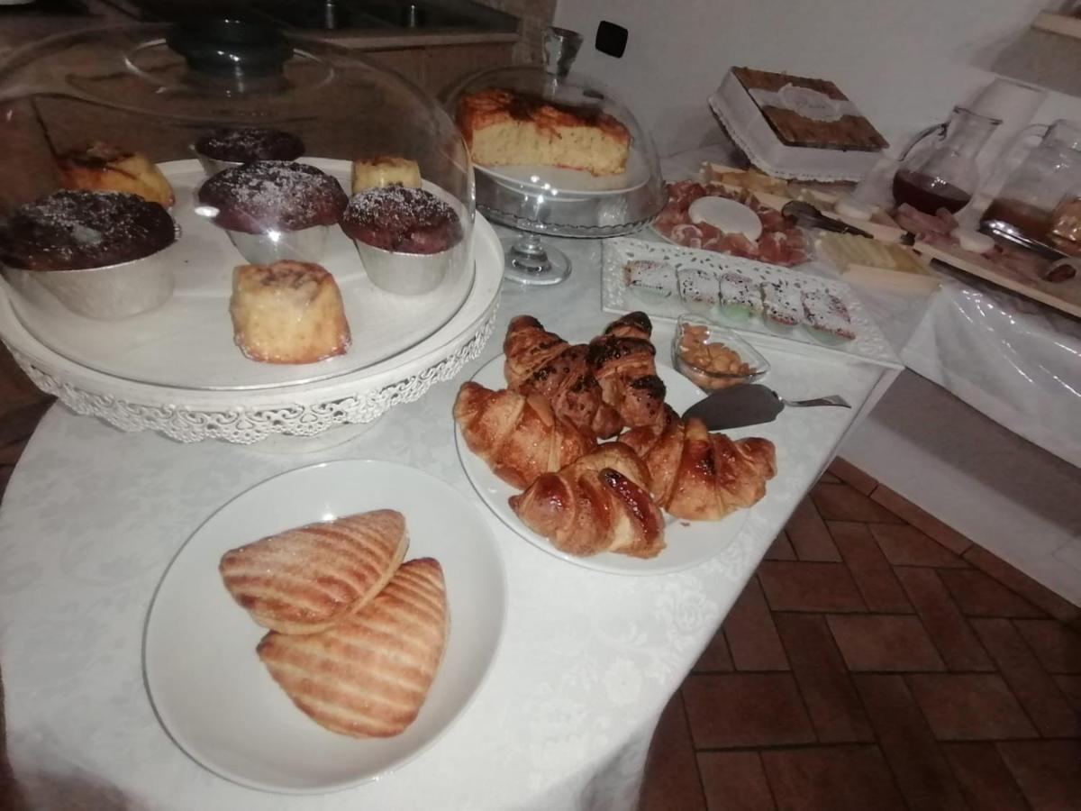 Ca Reginella B&B Diano d'Alba Bagian luar foto